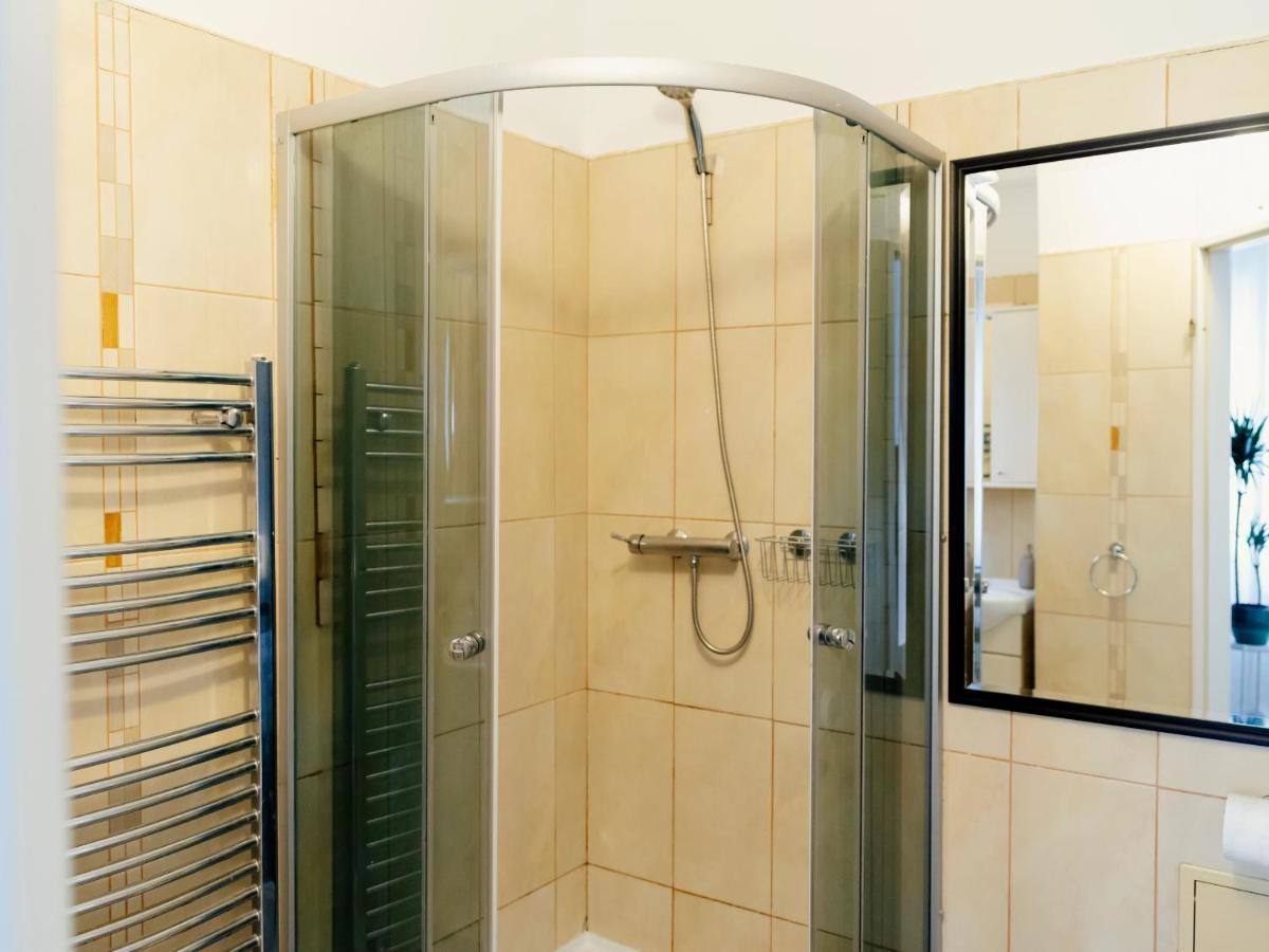Lovely Vintage Double Studio In City Center Bukarest Exteriör bild