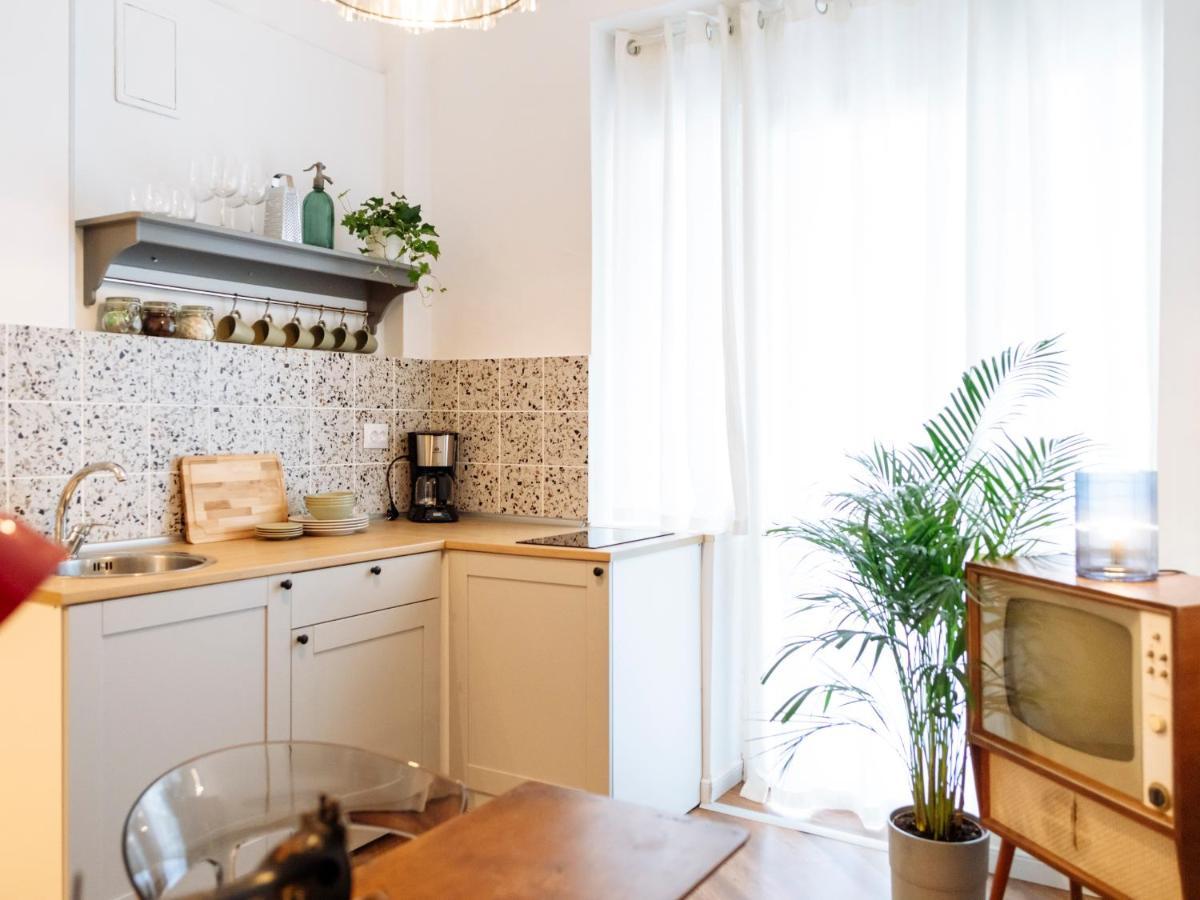 Lovely Vintage Double Studio In City Center Bukarest Exteriör bild