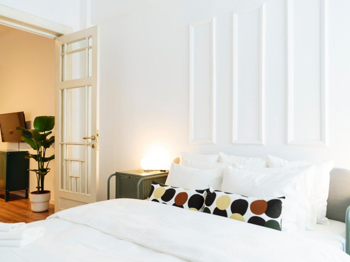 Lovely Vintage Double Studio In City Center Bukarest Exteriör bild